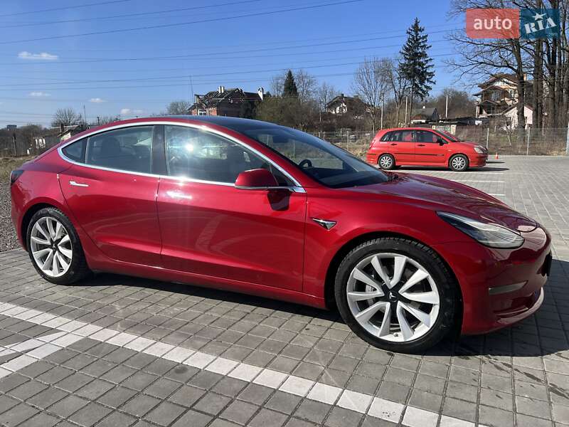 Седан Tesla Model 3 2018 в Львові фото 9 Седан Tesla Model 3 2018 в Львові