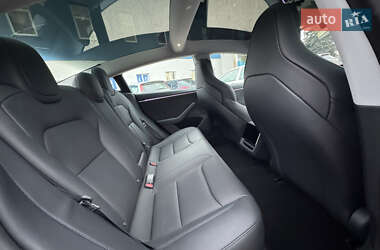 Седан Tesla Model 3 2024 в 
