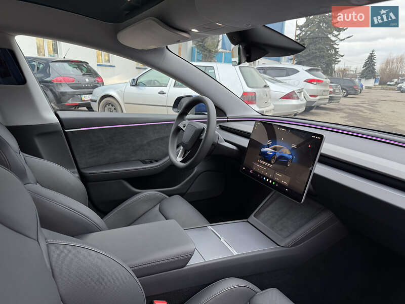 Седан Tesla Model 3 2024 в Львові