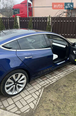 Седан Tesla Model 3 2019 в 