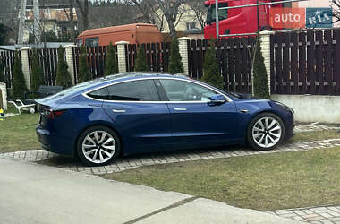 Седан Tesla Model 3 2019 в Львове