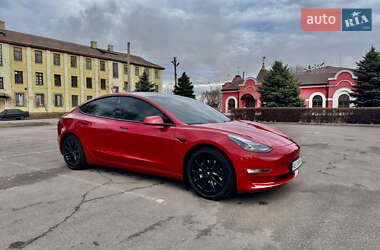 Седан Tesla Model 3 2022 в 