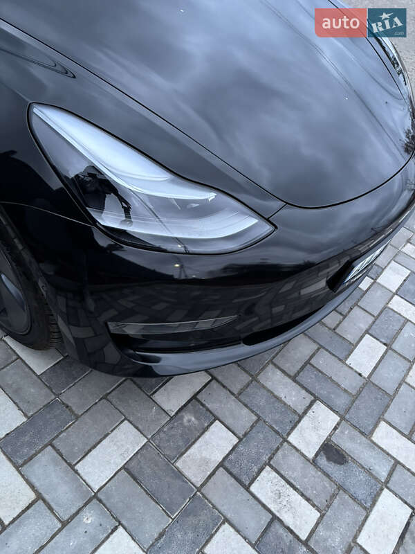 Седан Tesla Model 3 2020 в Киеве