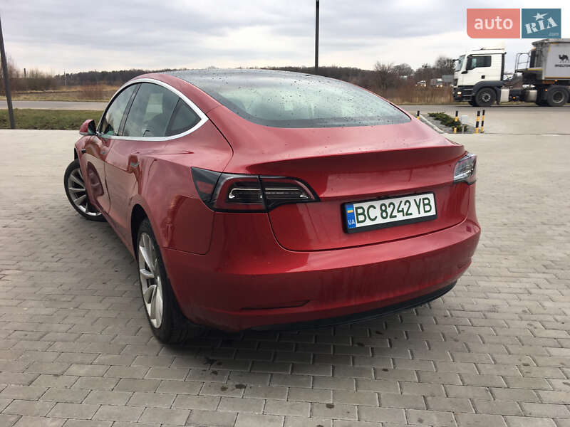 Седан Tesla Model 3 2018 в Буске