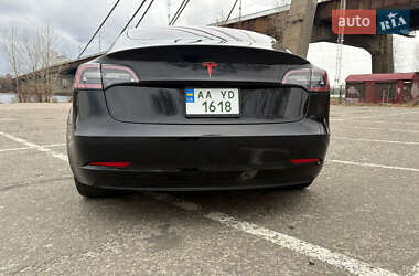 Седан Tesla Model 3 2019 в 