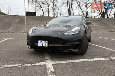 Седан Tesla Model 3 2019 в 