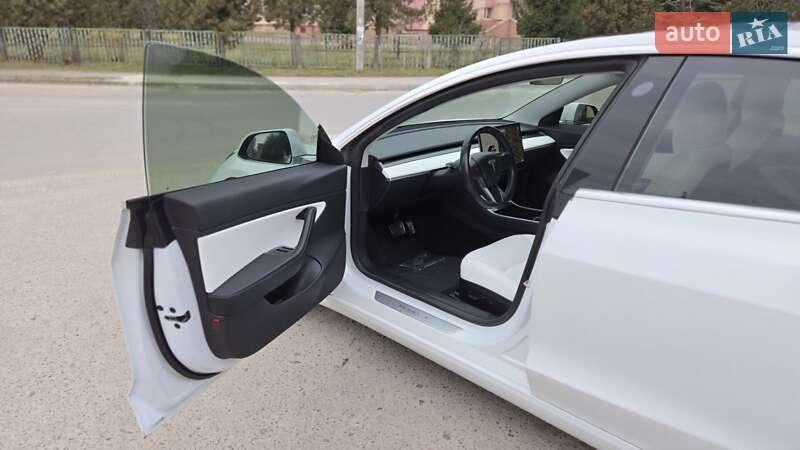 Седан Tesla Model 3 2019 в Николаеве