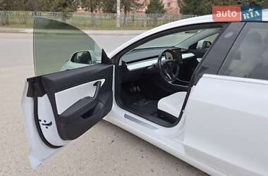 Седан Tesla Model 3 2019 в 