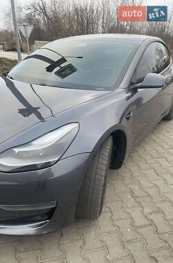 Седан Tesla Model 3 2021 в Буче