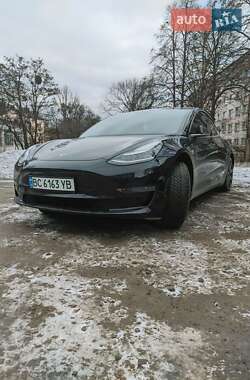 Седан Tesla Model 3 2019 в Львові