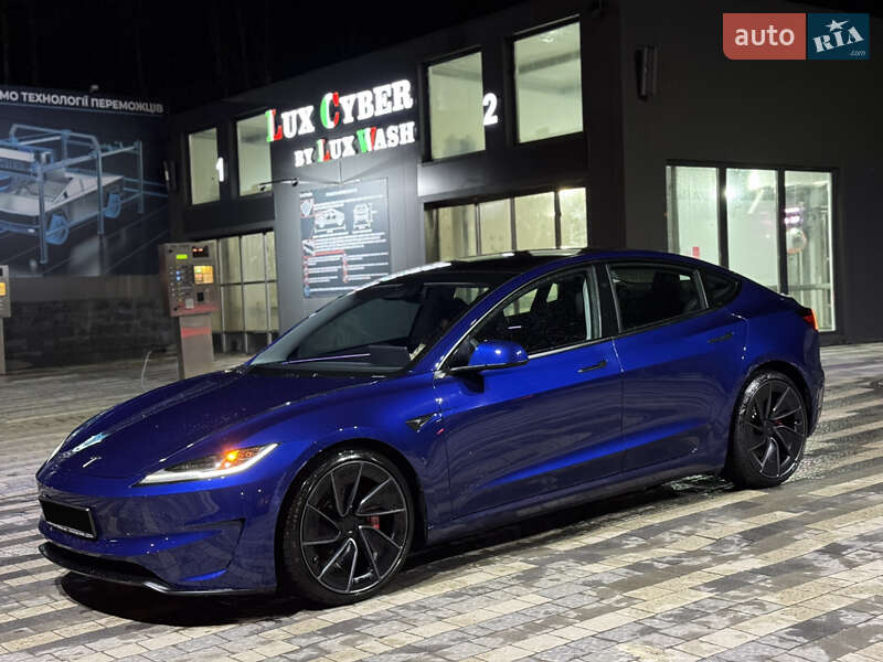 Седан Tesla Model 3 2024 в Львові