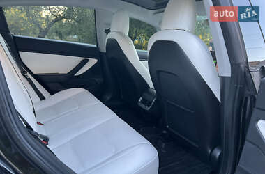 Седан Tesla Model 3 2018 в 