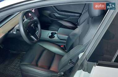 Седан Tesla Model 3 2022 в 