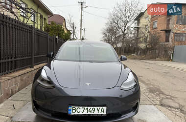 Седан Tesla Model 3 2021 в Львове