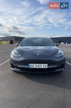 Седан Tesla Model 3 2021 в 