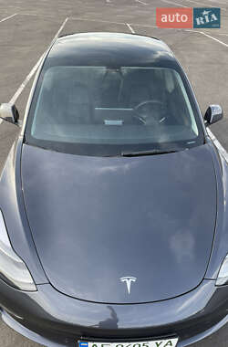Седан Tesla Model 3 2021 в 