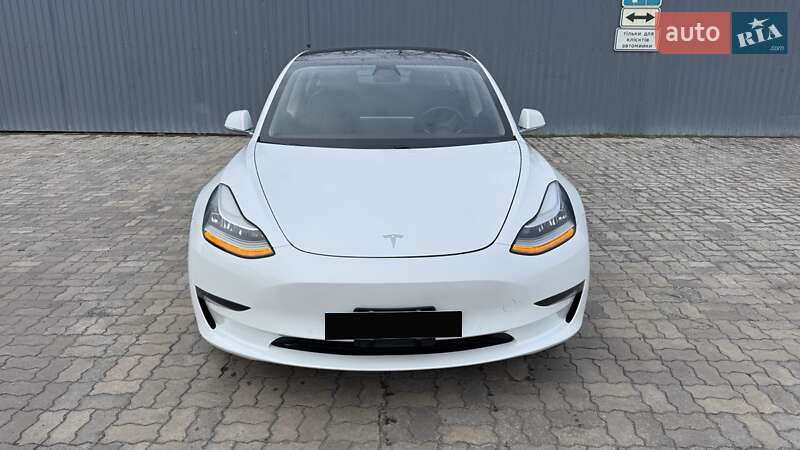 Tesla Model 3 2019