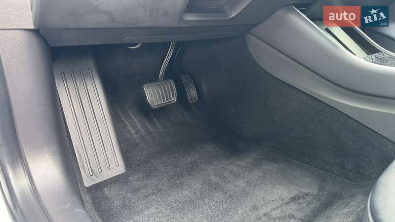 Седан Tesla Model 3 2019 в Днепре