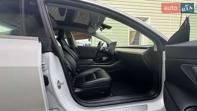 Седан Tesla Model 3 2019 в Днепре