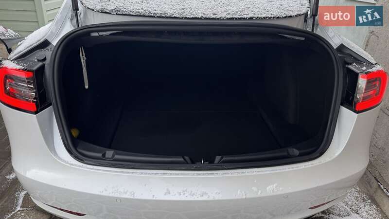 Седан Tesla Model 3 2019 в Днепре