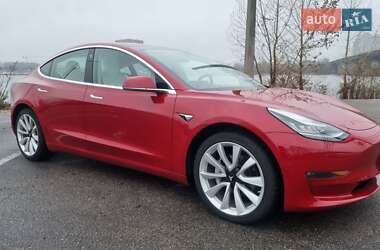 Седан Tesla Model 3 2018 в Києві