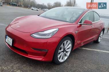 Седан Tesla Model 3 2018 в Києві