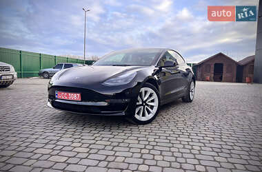 Седан Tesla Model 3 2022 в Самборі