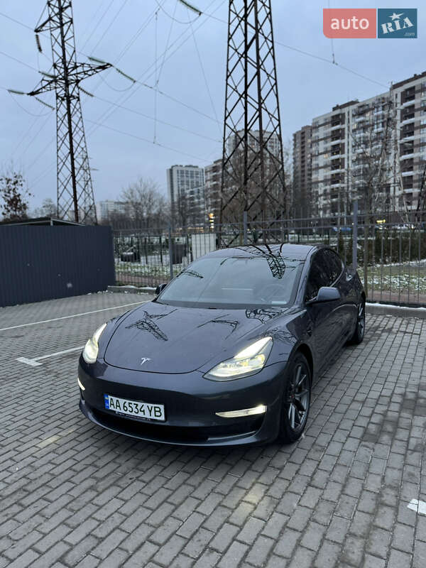 Седан Tesla Model 3 2021 в Києві