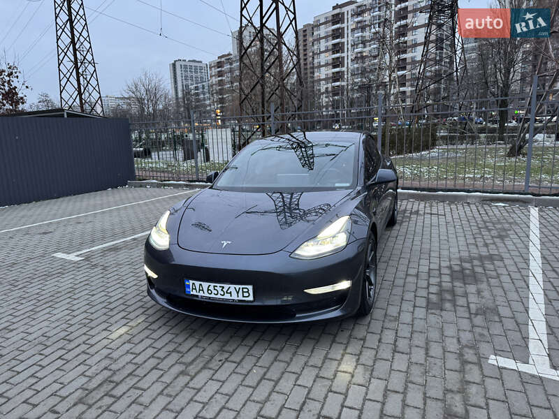 Седан Tesla Model 3 2021 в Києві