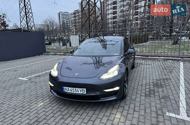 Седан Tesla Model 3 2021 в Киеве