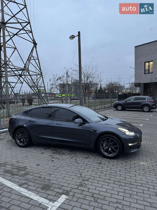 Седан Tesla Model 3 2021 в Києві