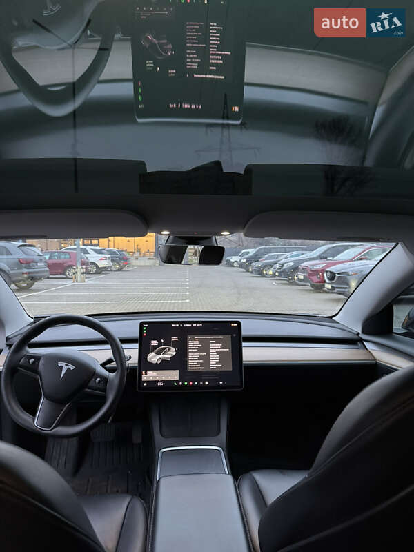Седан Tesla Model 3 2021 в Києві