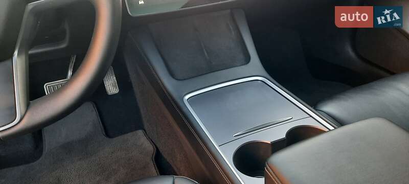 Седан Tesla Model 3 2020 в Ровно