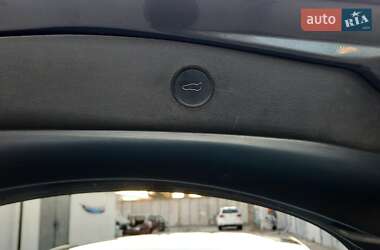Седан Tesla Model 3 2020 в 