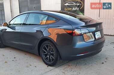 Седан Tesla Model 3 2020 в 