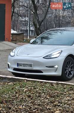 Седан Tesla Model 3 2020 в Кропивницком