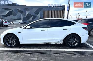Седан Tesla Model 3 2021 в 