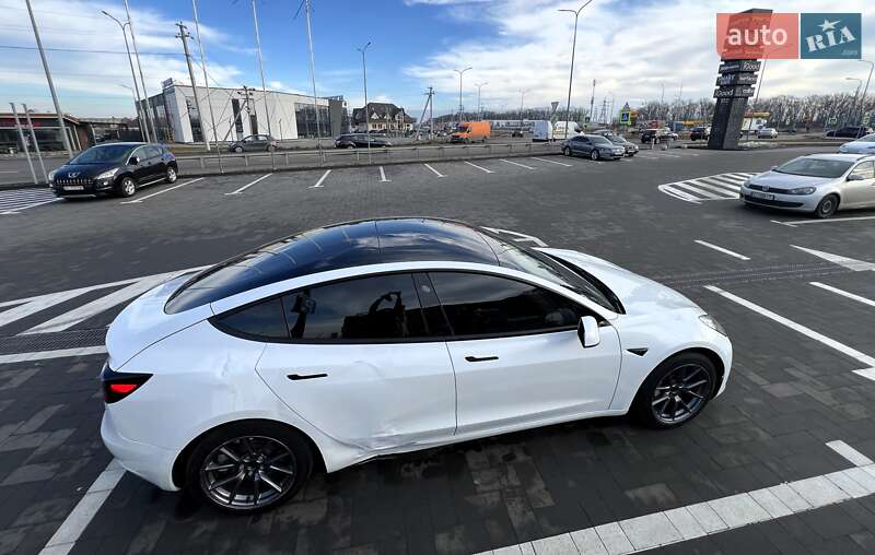 Седан Tesla Model 3 2021 в Луцке
