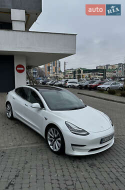 Седан Tesla Model 3 2020 в Львове