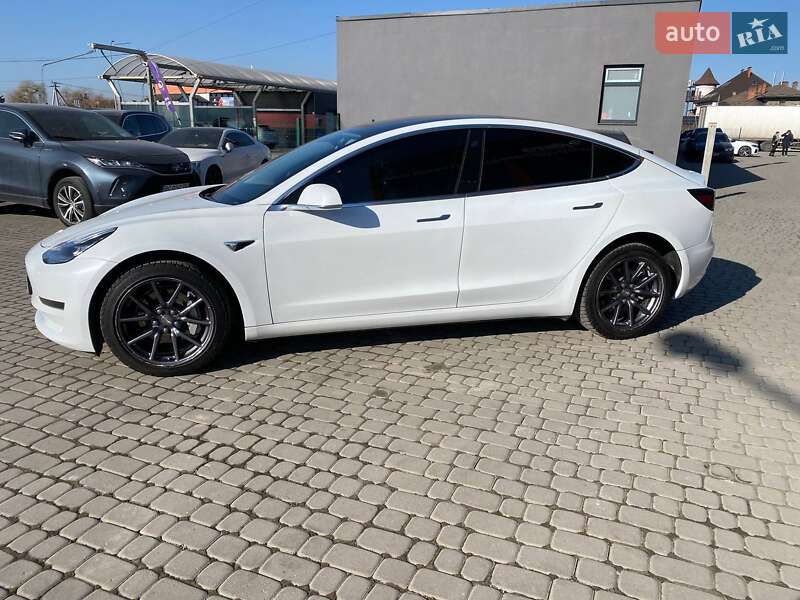 Седан Tesla Model 3 2020 в Львове фото 4 Седан Tesla Model 3 2020 в Львове