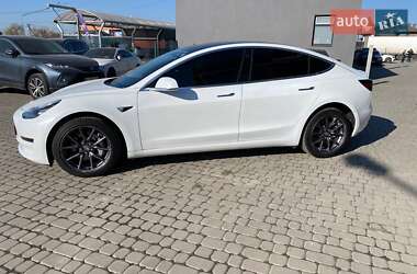 Седан Tesla Model 3 2020 в 
