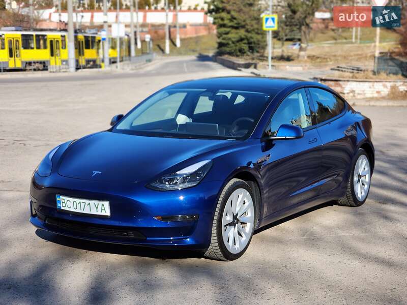 Седан Tesla Model 3 2022 в Львове