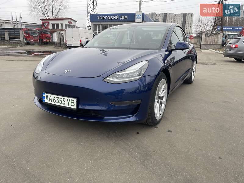 Седан Tesla Model 3 2022 в Києві