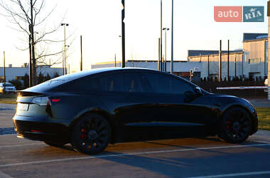 Седан Tesla Model 3 2021 в 