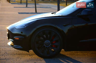 Седан Tesla Model 3 2021 в 