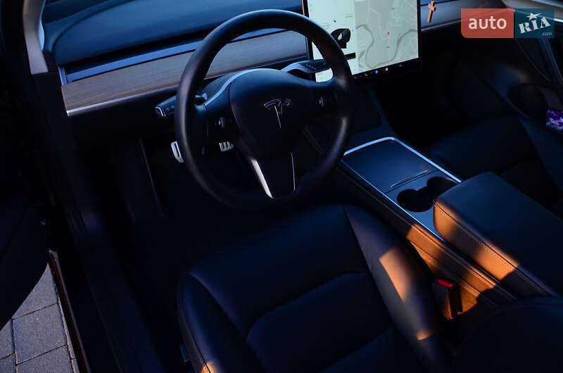 Седан Tesla Model 3 2021 в Мукачево