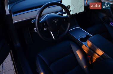 Седан Tesla Model 3 2021 в 