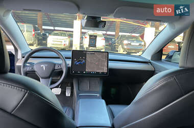 Седан Tesla Model 3 2021 в Львові