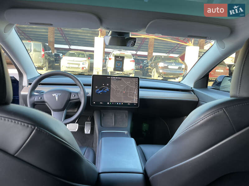 Седан Tesla Model 3 2021 в Львові