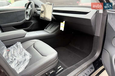 Седан Tesla Model 3 2024 в 